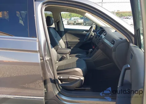 2020 Volkswagen Tiguan 2.0T Se/2.0T Se R-Line Black/2.0T Sel из США, поврежденный, VIN 3VV3B7AX1LM138208